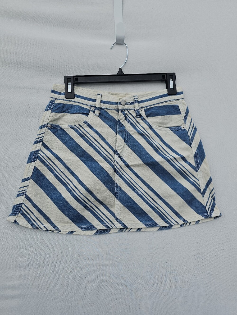 NWOT Universal Thread Striped Denim Mini Skirt (Size 4)